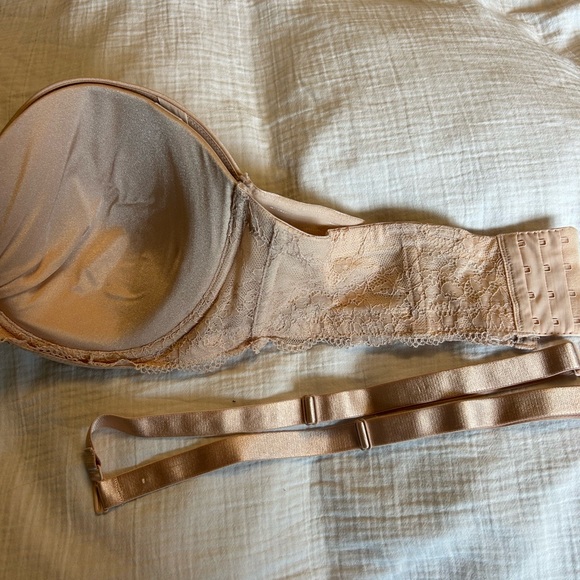Dessee convertible underwire bra. Can be worn with straps or strapless,neutral - Picture 4 of 4
